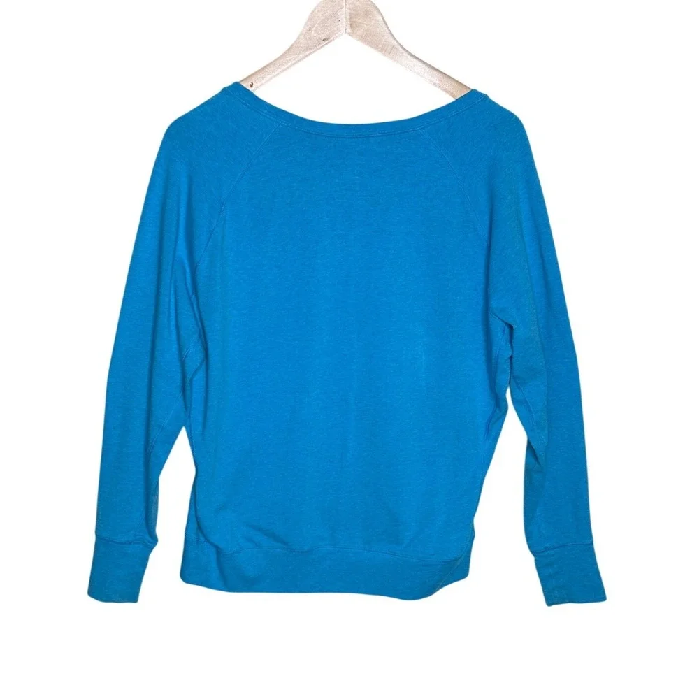 Nike Dri Fit Women's Wide Scoop Neckline Swoosh Sweatshirt size Large Blue